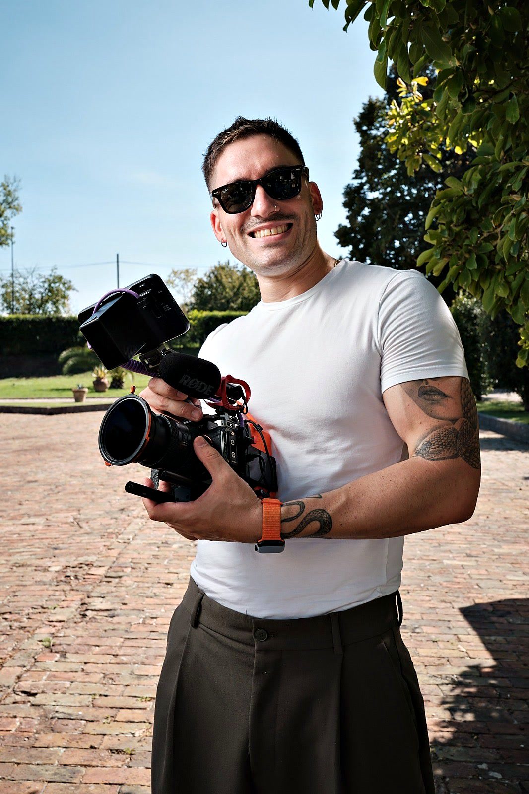 Diego Battaglia con la videocamera in mano